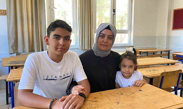Ebrar Siteleri'nde depremde sağ kurtuldu, LGS birincisi oldu