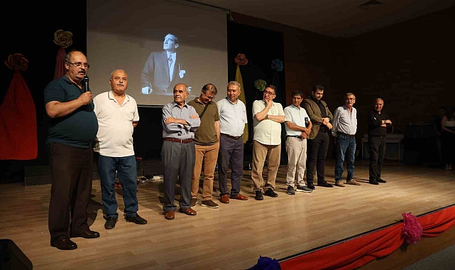 Emektar öğretmenlerin öğrencileriyle duygusal buluşması