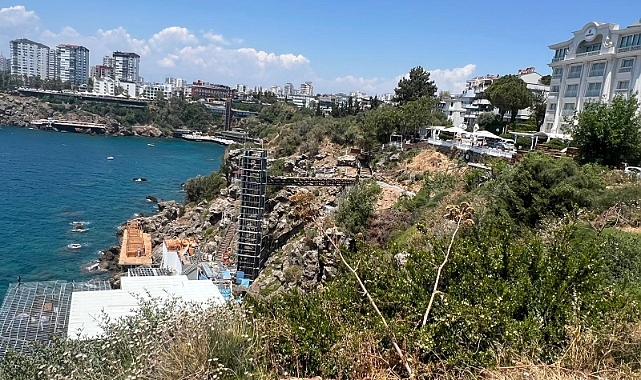 Falezlerdeki İnşaatı Bakanlık Bildirdi, Muratpaşa Durdurdu