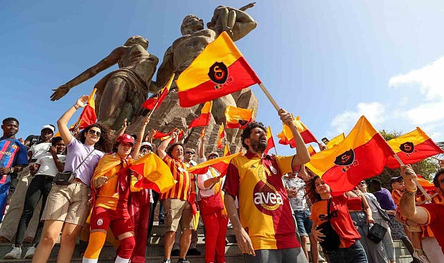 Galatasaray'ın şampiyonluk coşkusu Afrika'da da sürüyor