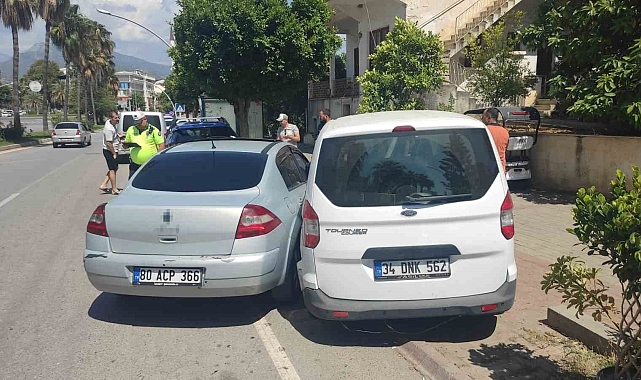 Gazipaşa'da zincirleme kaza: 2 yaralı