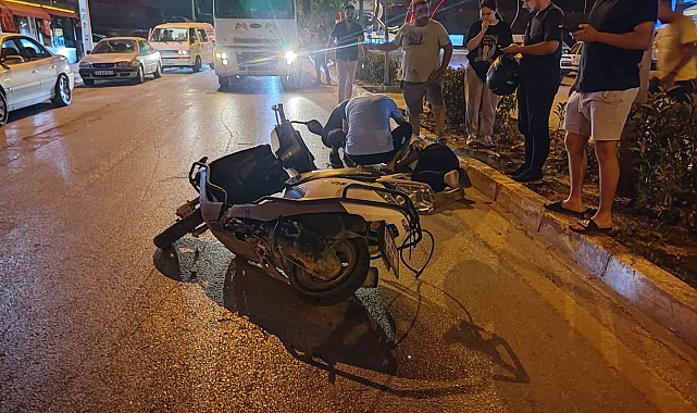 Hafif ticari araç ile motosiklet çarpıştı: 1 yaralı