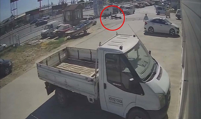 Husumetlisini tabancayla öldürdü, husumetlisinin yakınları da onu bıçakla öldürdü; o anlar kamerada