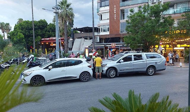 Işıklar’da Kaza: Trafik Aksadı