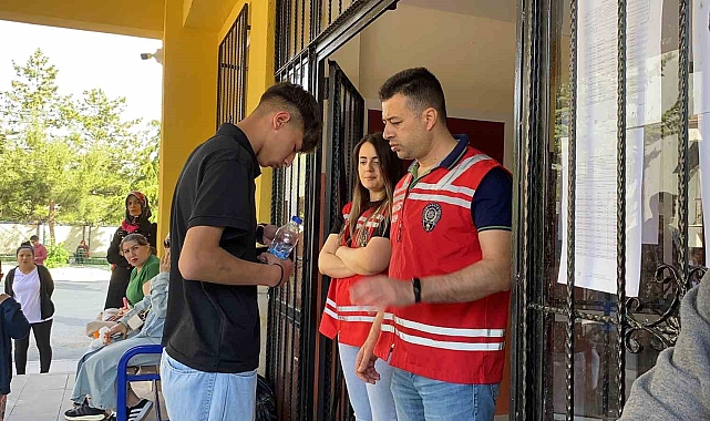 Isparta'da 4 bin 939 öğrenci LGS'de ter döktü