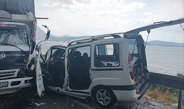 Isparta'da kamyon ile hafif ticari araç çarpıştı: 1'i ağır 5 yaralı