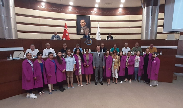 Kadın kursiyerler sertifikalarını aldı