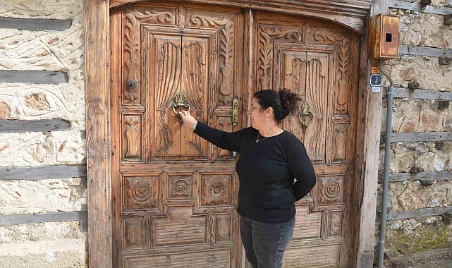 Kadınlar için ayrı, erkekler için ayrı kapı tokmağı geleneği 300 yıldır devam ediyor
