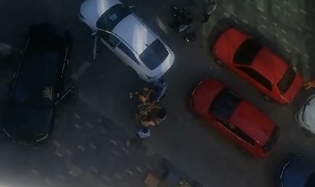 Kadınların yol verme kavgası görenleri hayrete düşürdü