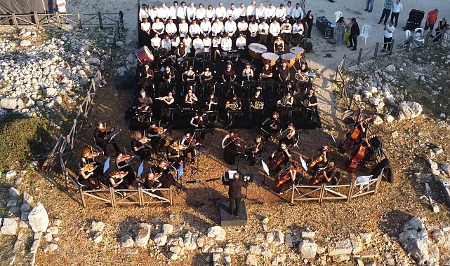 Kanlıdivane'de müzik tarihle buluştu