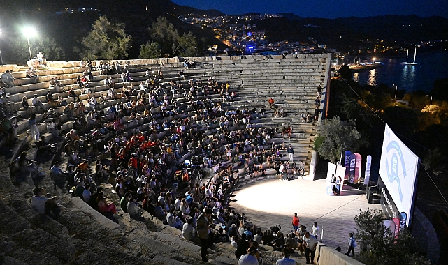 Kaş'ın 2 bin yıllık antik tiyatrosunda film festivali