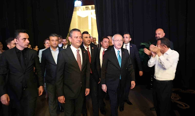 Kemal Kılıçdaroğlu ve Özgür Özel, Adana'da nikah şahidi oldu