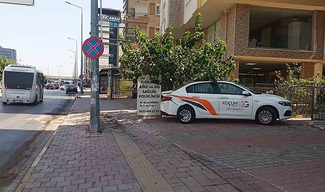 Kontrolden çıkan otomobil kaldırıma çıkıp otomobillere çarptı: 1 ölü