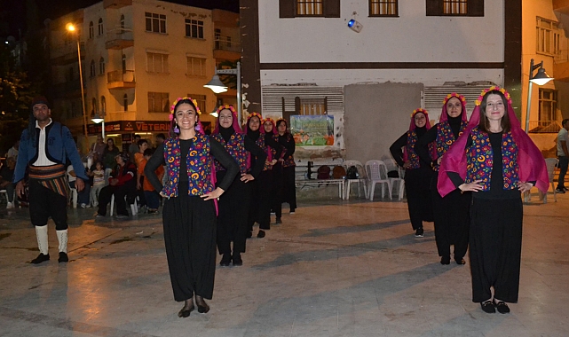 Korkuteli'de halk oyunları ve türkü gecesi