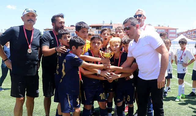 Küçükler futbolda Türkiye şampiyonları belli oldu