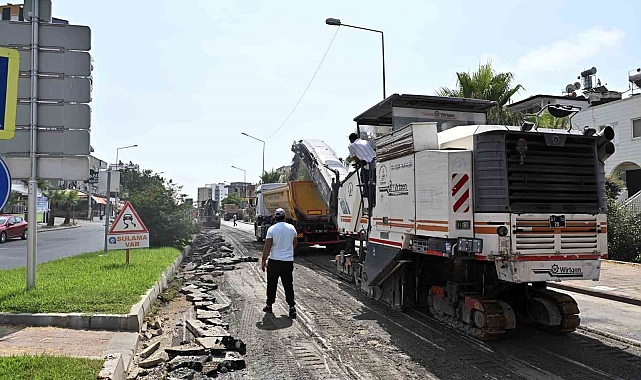 Lara Caddesi'ne sıfır asfalt
