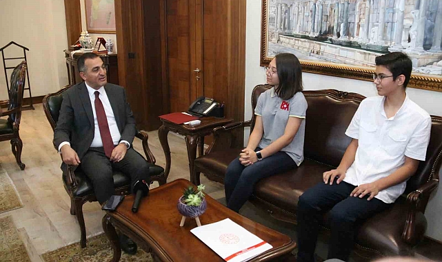 LGS'de Burdur'dan 2 Türkiye birincisi çıktı