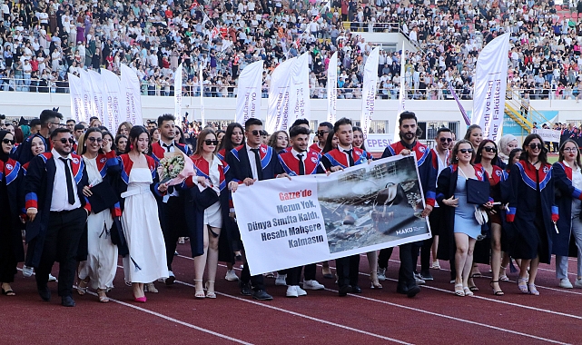MAKÜ'de mezuniyet töreni
