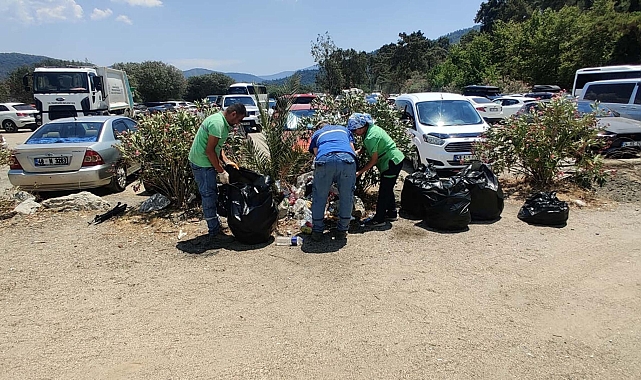 Marmaris'te 9 günlük bayram tatilinde 3 bin ton çöp toplandı