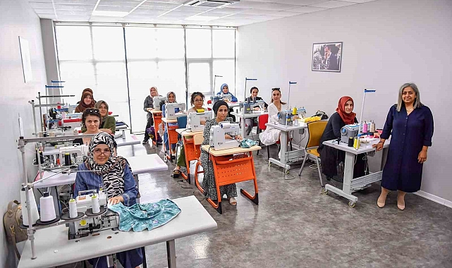 MERCEK kursiyerlerinin diktiği kıyafetler çocuklara bayramlık olacak