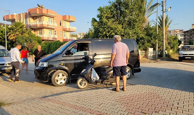 Minibüs ile motosiklet çapıştı: 1 yaralı