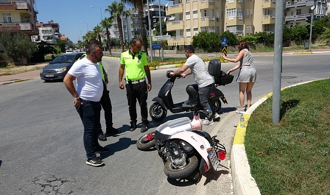 Motosiklet ile otomobil kavşakta çarpıştı: 2 yaralı