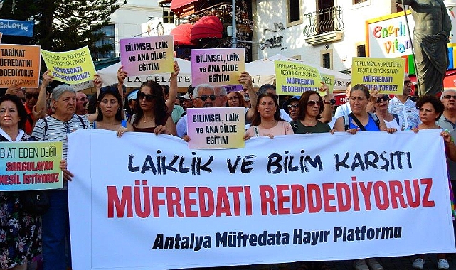 Müfredata Antalya’dan da tepki yükseldi
