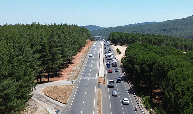 Muğla'ya 3 günde 500 bin araç giriş yaptı; 6 kilometrelik araç kuyruğu
