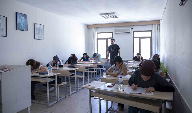 Öğrenciler YKS öncesi deneme sınavına girdi