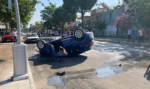 Otomobil park halindeki araçlara çarptı, ortalık savaş alanına döndü
