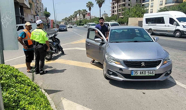 Otomobille motosiklet çarpıştı: 1 yaralı