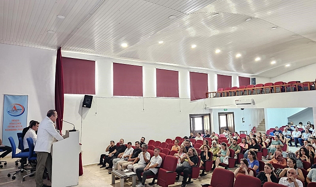 Rektör Güner rehberliğin önemini anlattı