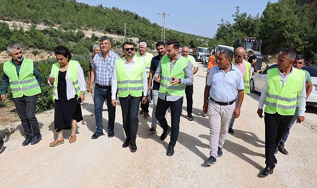 Sarıyıldız: "Akdeniz'de asfalt sorunu yaşayan tek mahallemiz kalmayacak"