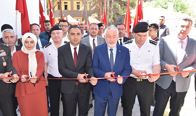 Şehidin adı kütüphaneye verildi, eşi açılışta duygulandı