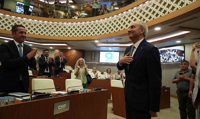 Tahliye olan Kepez Belediye Başkanı Büyükşehir Meclisi'nde