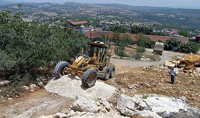 Tarsus'ta köy yolları yenileniyor