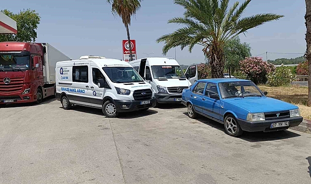 Tur minibüsü sürücüsü park ettiği araç içerisinde ölü bulundu