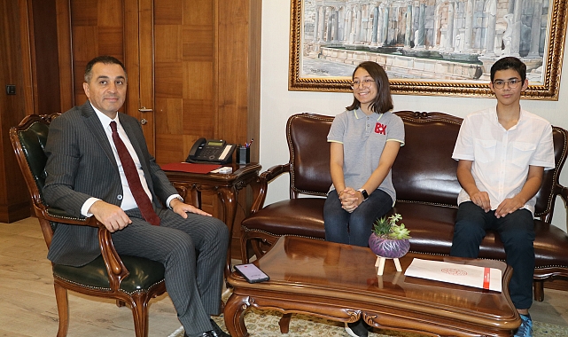 Vali Öksüz, LGS birincilerini kabul etti