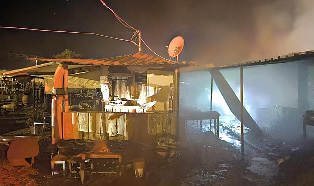 Yangında iş yeri kullanılamaz hale geldi