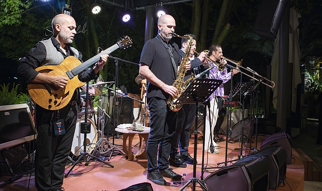 Akra JazzBand St. Petersburg Caz Festivali'nde