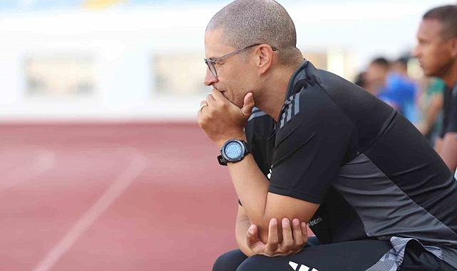 Alex de Souza: "Yeni sezonda mücadeleci bir takım kurmayı hedefliyoruz"