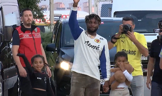 Allan Saint-Maximin Fenerbahçe için İstanbul’a geldi