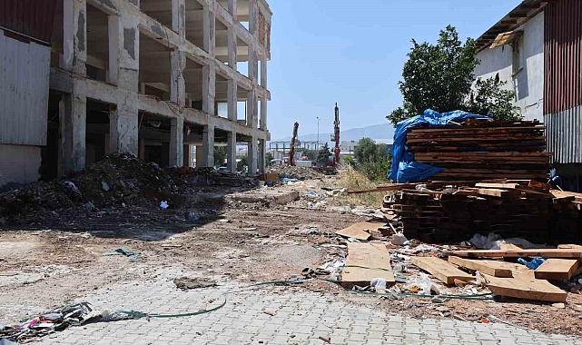 Antakya sanayi sitesinde çöplük yangını çıktı