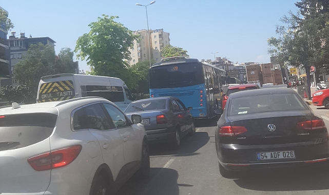 Antalya trafiğini kilitleyen kazı