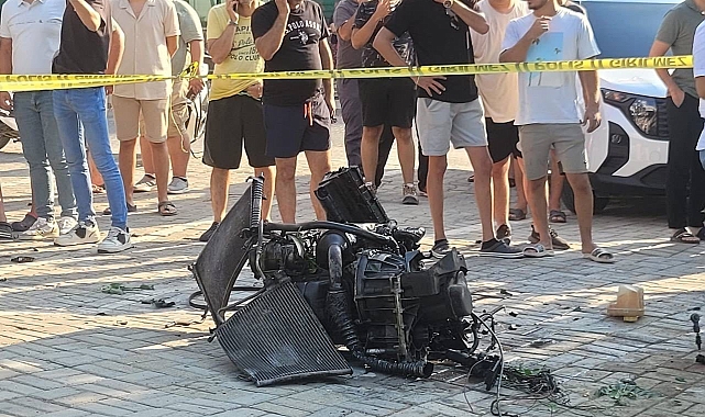 Antalya'da aracın motorunu yerinden fırlatan kaza: 3 yaralı