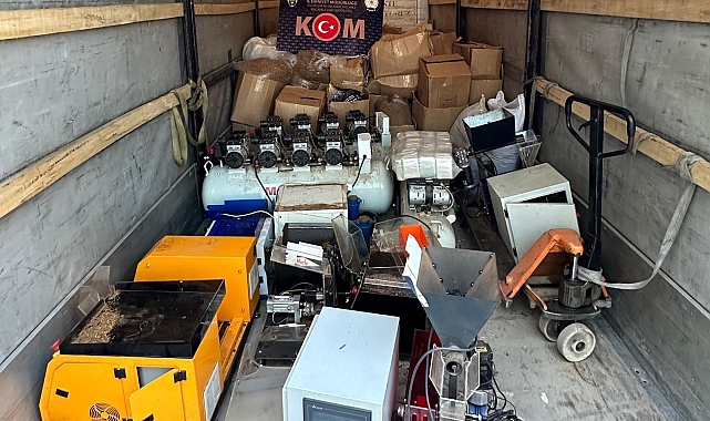 Antalya'da kaçak sigara operasyonu