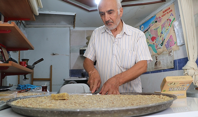 Babasından öğrendi, yarım asırdır sürdürüyor