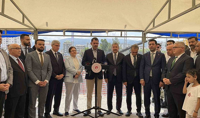 Bakan Kurum: "2025 yılında evine girmeyen tek depremzede kalmayacak"