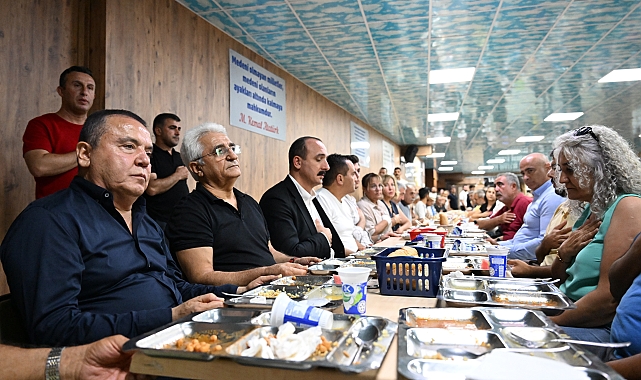 Başkan Böcek oruç lokmasına katıldı