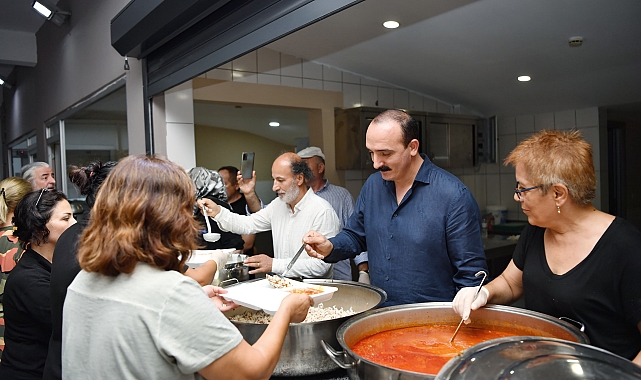 Başkan Kotan, oruç lokması dağıttı